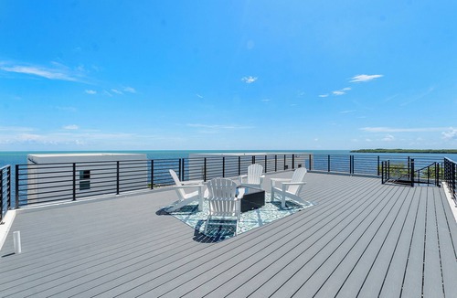 Monroe County House | Paradise Point 11- New 3 bed 3 bath Oceanfront home rooftop balcony- Pets OK