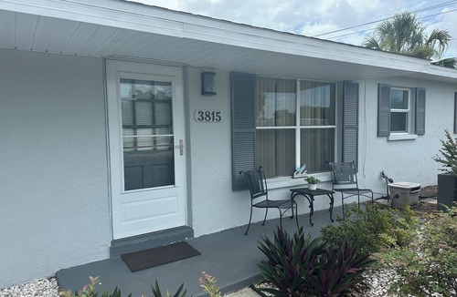 South Bradenton House | Paradise Retreat with HEATED POOL- Need We Say More