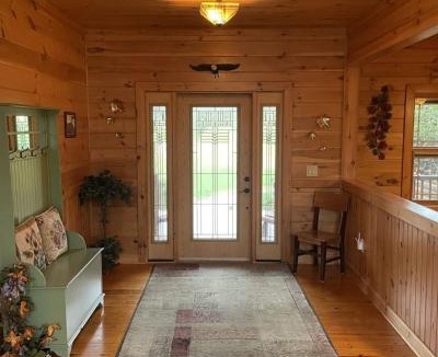 Tellico Plains House | Parkland, Deluxe Log Cabin, a Hot Tub and a Lake!