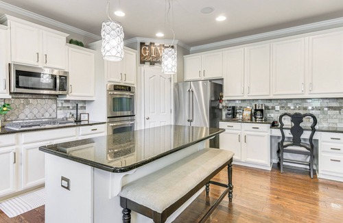 Matthews House | Patio, Deck & Grill: Charlotte Area Group Getaway!