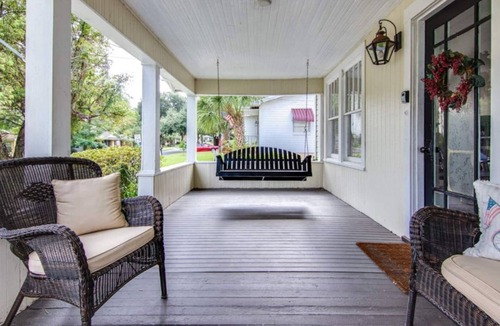 Dixieland House | Patterson House Adorable Cottage Historic Dixielnd