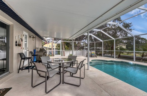 Grove City House | PCR9170 - Englewood 2 Bedroom Canalfront Pool Cottage