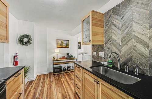 Mount Pleasant House | Peaceful 3br/2ba Shem Creek Getaway!