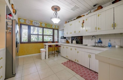 Ridge Wood Heights House | Peaceful And Private Unit, With Cover Parking