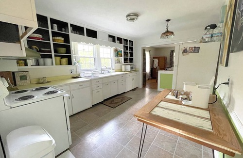Julian Cottage | Peaceful Artist's Country Cottage in Whitsett