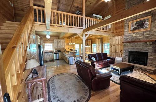 Sevierville House | Peaceful Cabin on Lake Outdoor kitchen 3 Patios Firepit 2 Story Dock