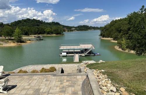 Sevierville House | Peaceful Cabin on Lake Outdoor kitchen 3 Patios Firepit 2 Story Dock