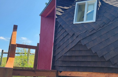 North Fork Cabin | Peaceful country rustic glamping cottage- stargazing and mountain views