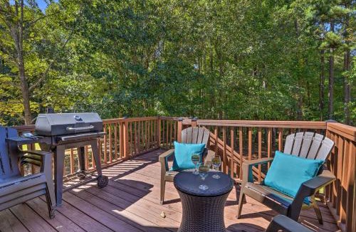 Dallas House | Peaceful Dallas Home w/Deck + Charcoal Grill