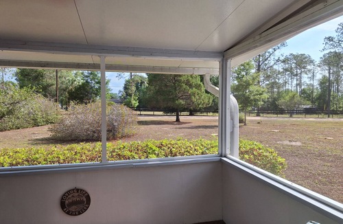 Ocklawaha House | Peaceful forest cottage meticulously updated for your comfort.