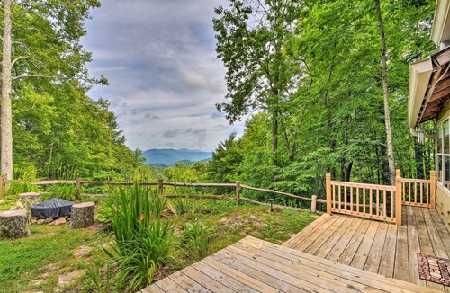 Franklin Cottage | Peaceful Hideaway on 6 Acres w/Smoky Mtn Views!