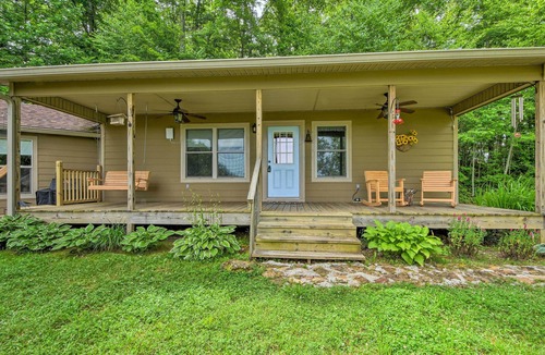 Franklin Cottage | Peaceful Hideaway on 6 Acres w/Smoky Mtn Views!
