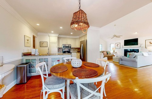 Vanderhorst Plantation House | Peaceful Island Escape by Osprey Point | Close to Golf, Bikes & Beach