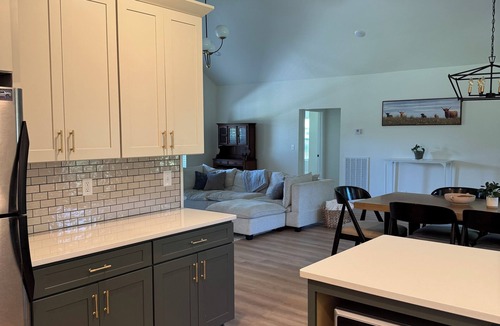 Dickson House | Peaceful Pastures — Spacious Quiet 3BR Countryside Retreat