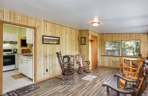 Pomona Park House | Peaceful Pomona Park Home: 1 Mi to Lake Broward!