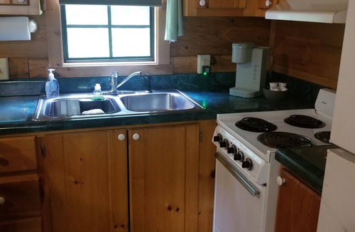 Franklin Cabin | Peaceful Treasure 2/Bed Riverfront Cabin in Franklin NC