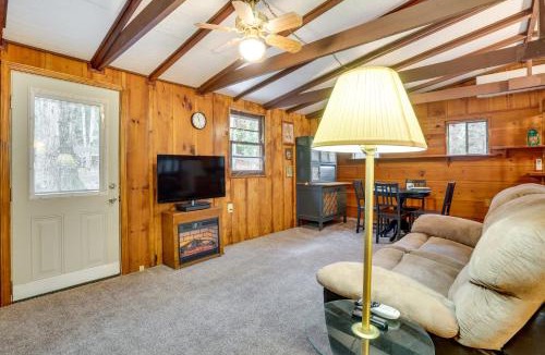 Warne House | Peaceful Warne Cabin: Fenced Yard & Screened Porch