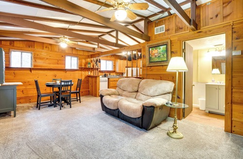 Warne Cottage | Peaceful Warne Cabin: Fenced Yard & Screened Porch