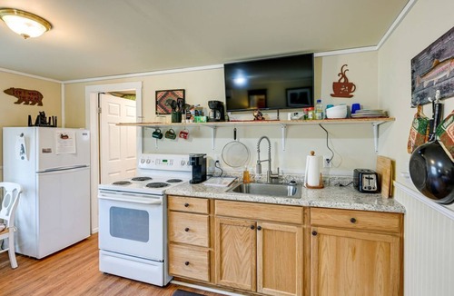 Qualla Cabin | Peaceful Whittier Cabin Near Smoky Mountains