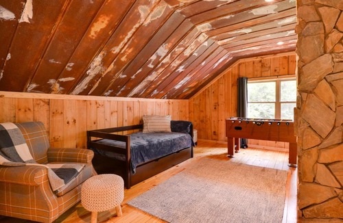 Olin House | Peaceful Wine Country Cottage w/Fire Pit in Olin!