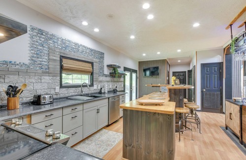 Vass Cottage | 'peacock Landing' in Vass: Game Room & Shared Pool
