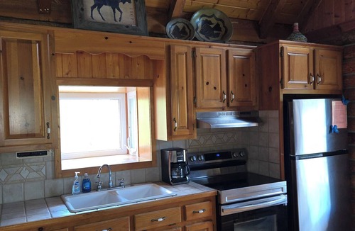 Dugspur House | Pebble Creek Log House 3BR 2 BA Sleeps 10 Linens Inc