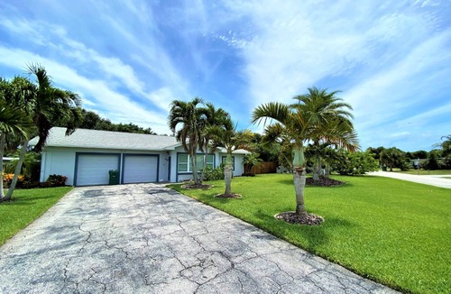 Venetian Way House | Pelican Landing 3 Bed 2 Bath w Private Pool