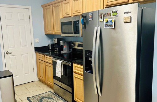 Charleston Condo | Pelican Pointe Pool, Elevator, Balcony, Free Parking, Near Folly Beach