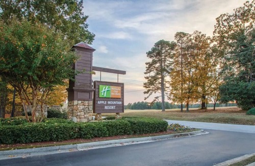 Clarkesville Condo | Perfect 2BD family vacation spot with Family Friendly Resort Activities on site
