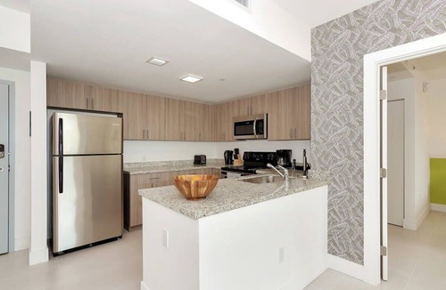 Coral Way House | Perfect for Groups | Miami | Roami at Grove 27