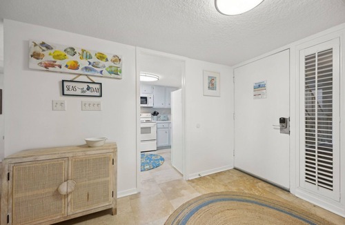 Fernandina Beach Condo | PERFECT LOCATION! Updated Amelia Island Condo Only 4 Min Walk to Beach!