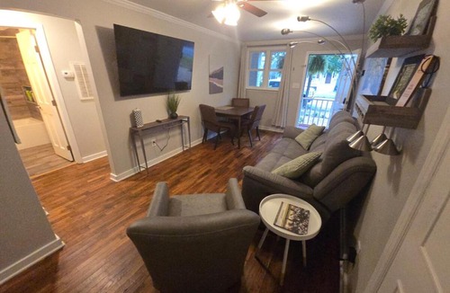 Dixon Park House | Perfect Location Downtown Savannah Condo - Unit D