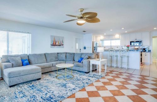 Panacea House | Perfect Summer Vacation/Waterfront Property/Bay Views/Ocean Views/Boat Dock/Kayak/Dog Friendly!