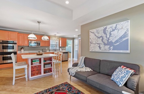 Isle of Palms House | Pet Friendly, 2 blocks from Beach, 4 Bikes!