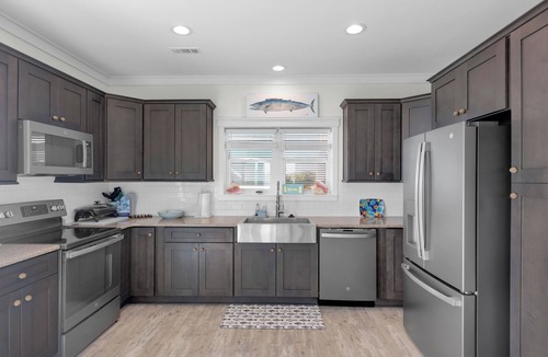 Islamorada House | Pet Friendly 2BR/2BA Steps from the Water’s Edge with Unparalleled Sunrises