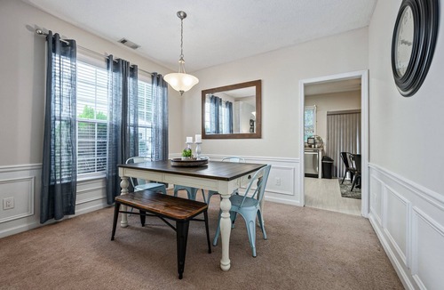 Woodstock Cottage | Pet-friendly 3BR w Porch & Grill Weekday Deals!