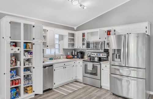 Seneca House | Pet-Friendly 5BR Getaway near Lake Keowee