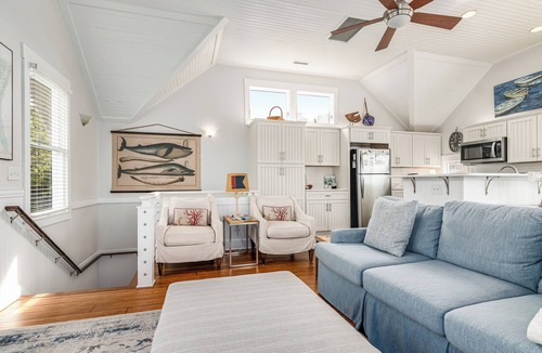 Flora's Bluff House | Pet friendly cottage across from beach access, ocean views!