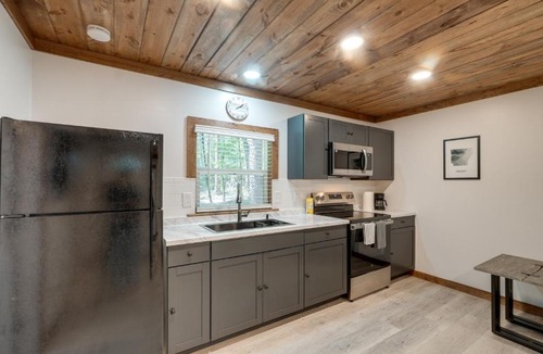Cabot House | Pet-Friendly Cabot Country Escape