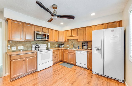Charlotte House | Pet-Friendly Charlotte Home w/Deck Near Uptown!