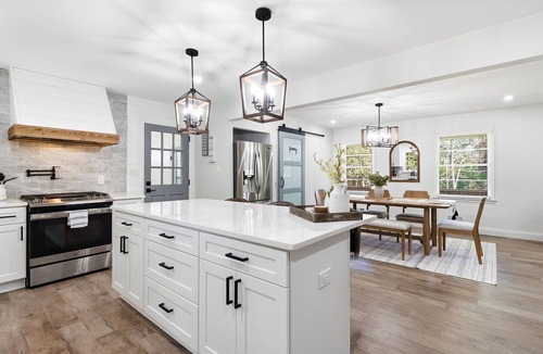 Addison Heights House | Pet Friendly - Cozy & Stylish Marietta Getaway - Relax & Unwind