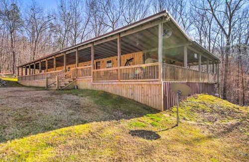 Ellijay House | Pet-Friendly Ellijay Escape w/Yard & Grill!