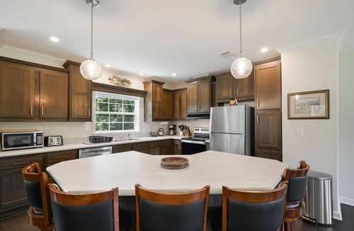 Okeechobee Cottage | Pet friendly, fenced acres, oak hammock, and lake. Star gazing. Peaceful.