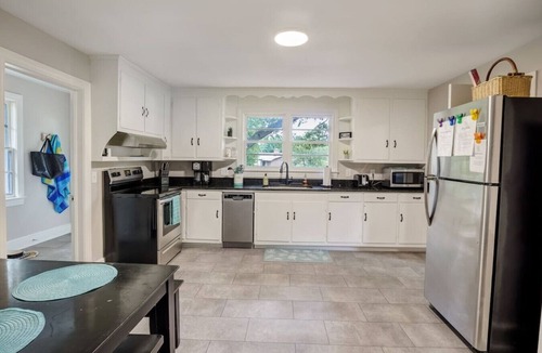 Conestee House | Pet-Friendly Home Near Shops w/Huge Yard & Parking