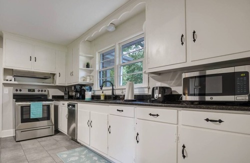 Conestee House | Pet-Friendly Home Near Shops w/Huge Yard & Parking