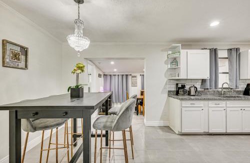 Seffner Community Alliance House | Pet-Friendly Home with Lanais, Near Dtwn Tampa!