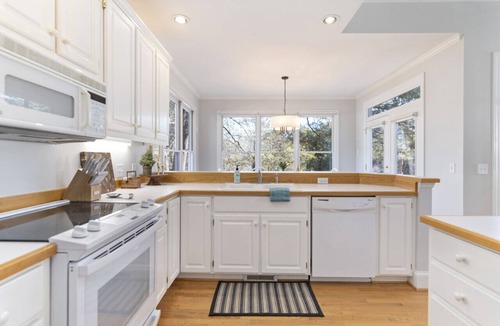 Eatonton House | Pet Friendly in Great Waters, Docks, Tennis, Pool
