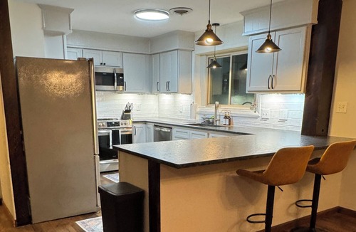 Dresden House | Pet Friendly Lake House with King Master Suite