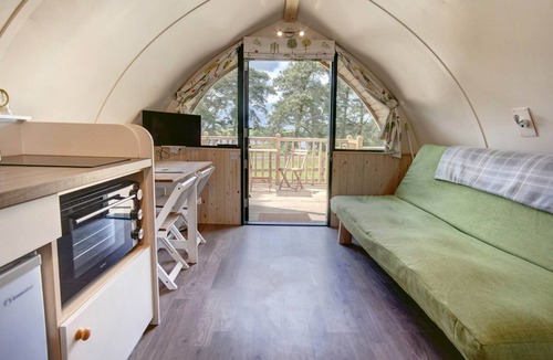 Langley-on-Tyne Ski Chalet | Pet-friendly Lakeside Cabin