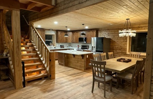 Weaverville House | Pet Friendly Modern Mtn Cabin 2 King Master Suites Mtn Views